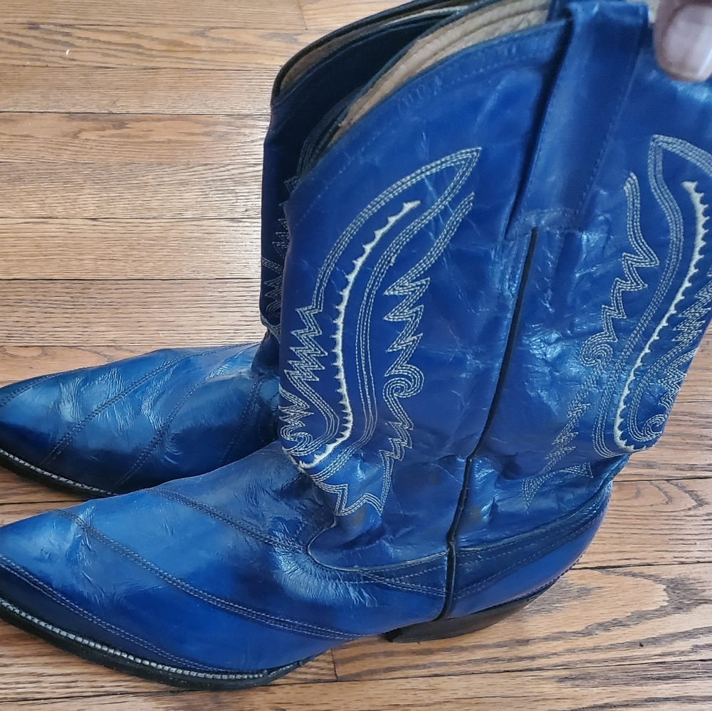 Men Electric Blue Eel Skin Cowboy Boats